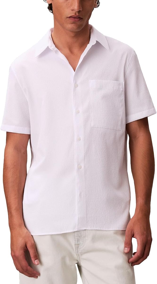 Calvin Klein Camisa clásica de sirsaca sólida de manga corta para hombre