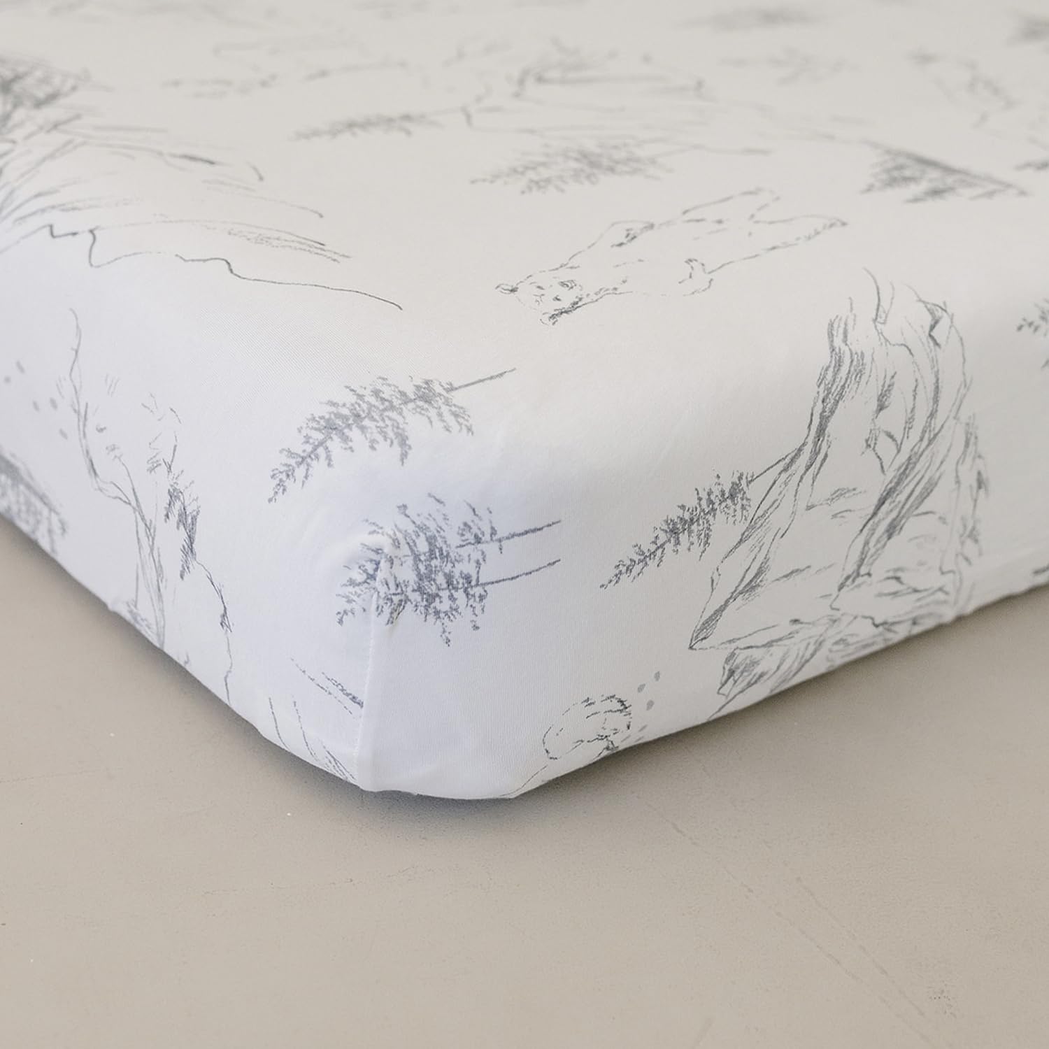 FIVANGIN 2er-Pack Premium-Spannbettlaken für Babybett-Matratze – ultraweiches Baumwollmischgewebe, sicher und anschmiegsam, und stilvolles Woodland-Kinderbettlaken (Entdecken Sie)