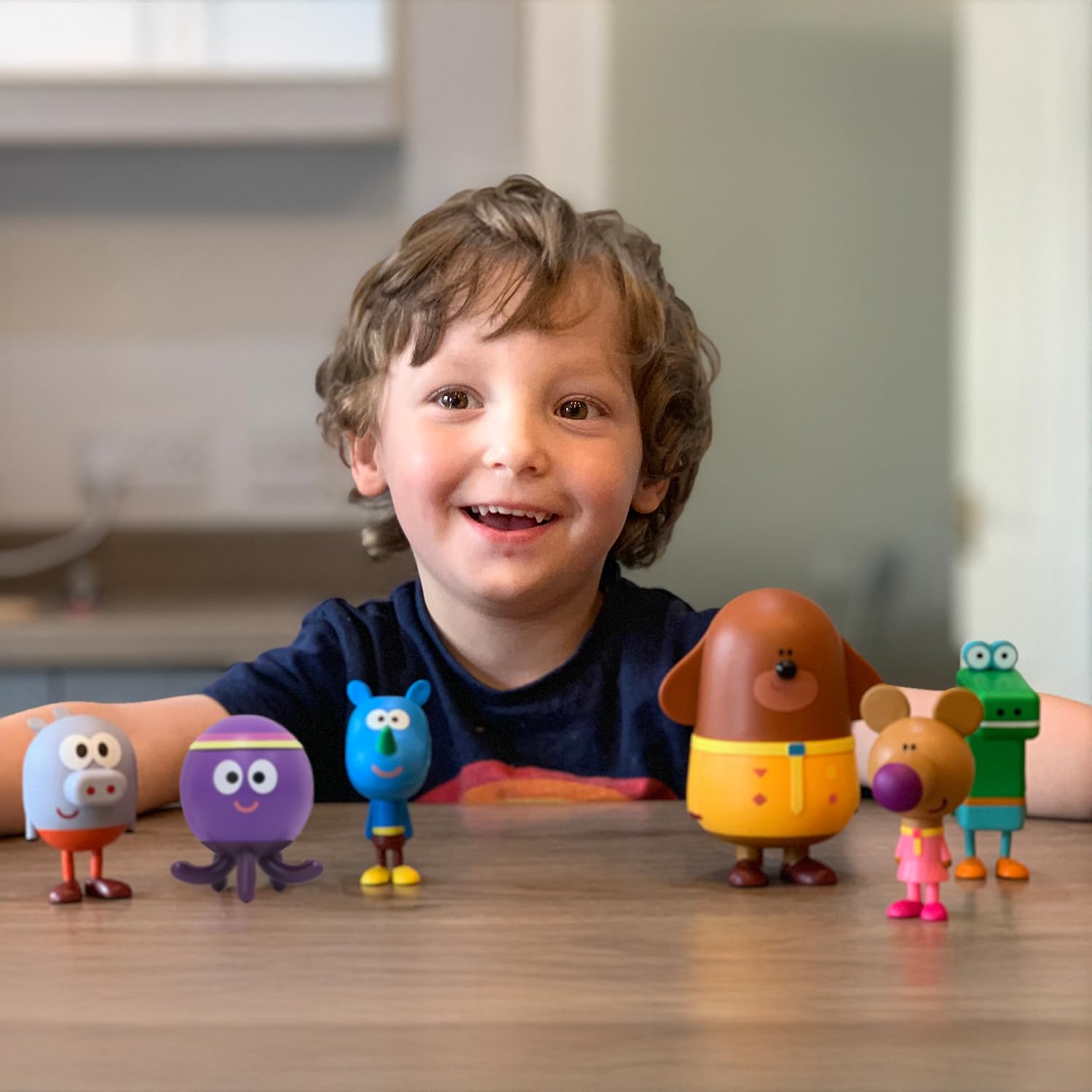 Hey Duggee 1870R Squirrel Figurine Set with Duggee, Multicolor