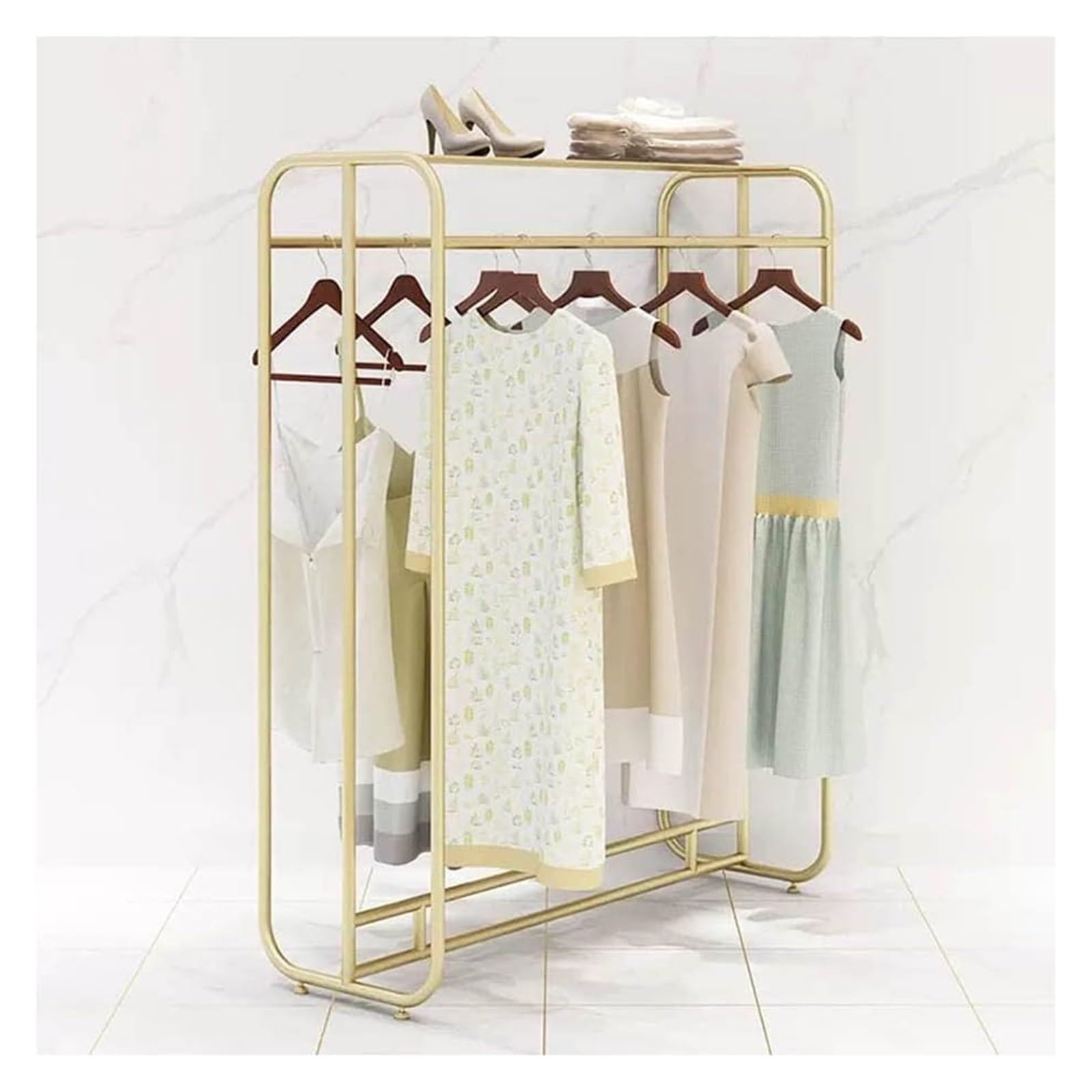 Portant à vêtements à double tige pour sublimer et organiser votre chambre à coucher