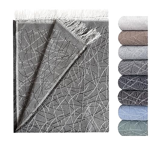 Jarapas y mantas cubre sofás de Carrefour Dale un toque acogedor a tu