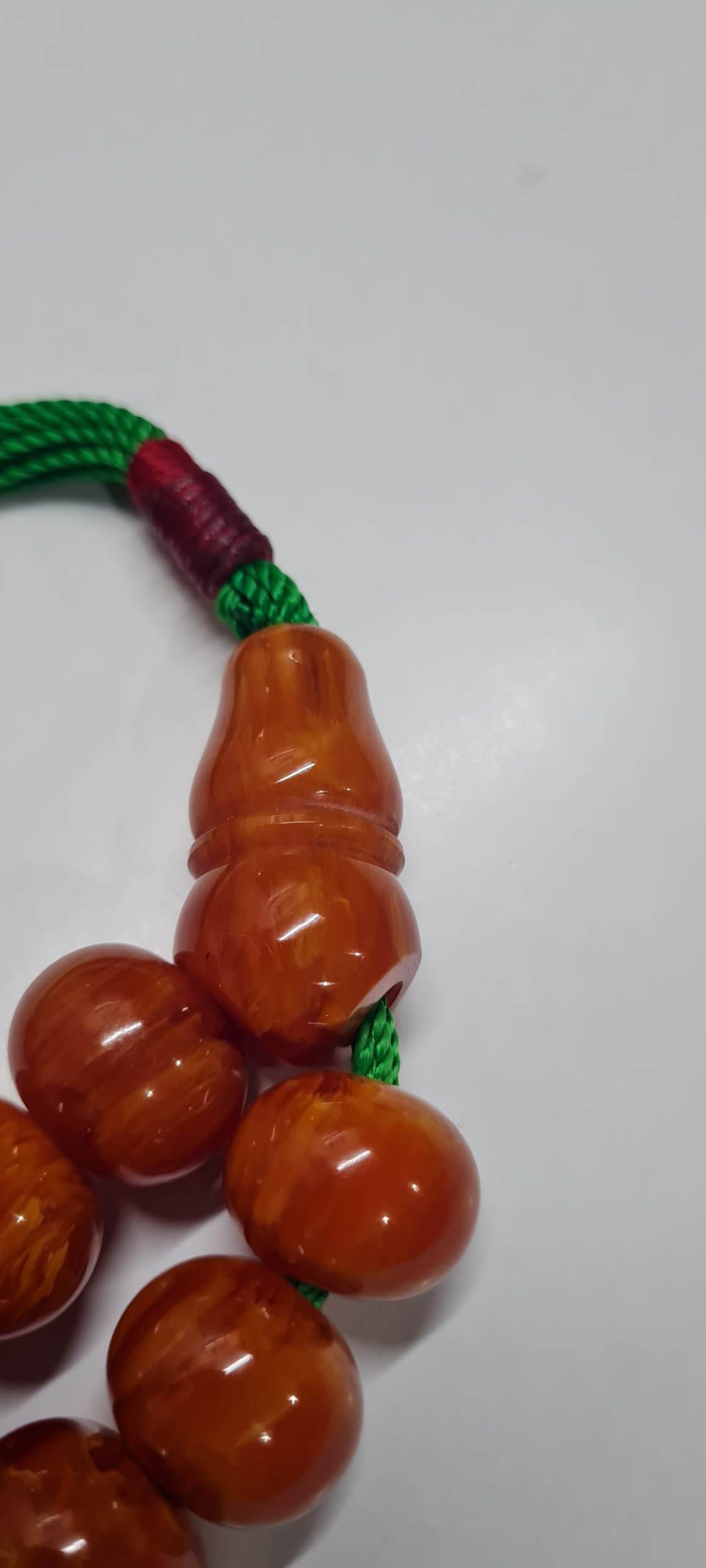 Wyjątkowy różaniec modlitewny (tespih) (50 cm, 164 g), ręcznie wykonany techniką suchego filmowania; kolekcja mistrzowskiej faktury składająca się z koralików 20 x 16 mm
