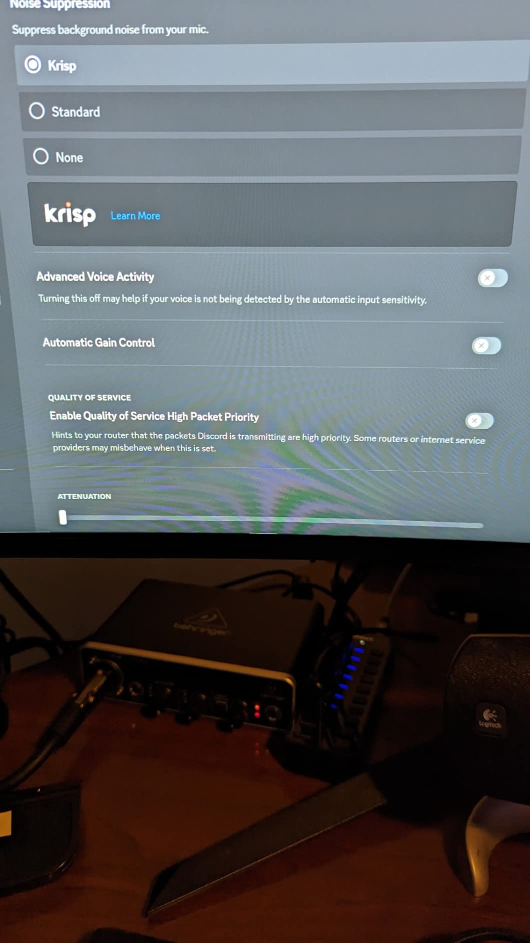 Behringer UMC22 controls and connections
