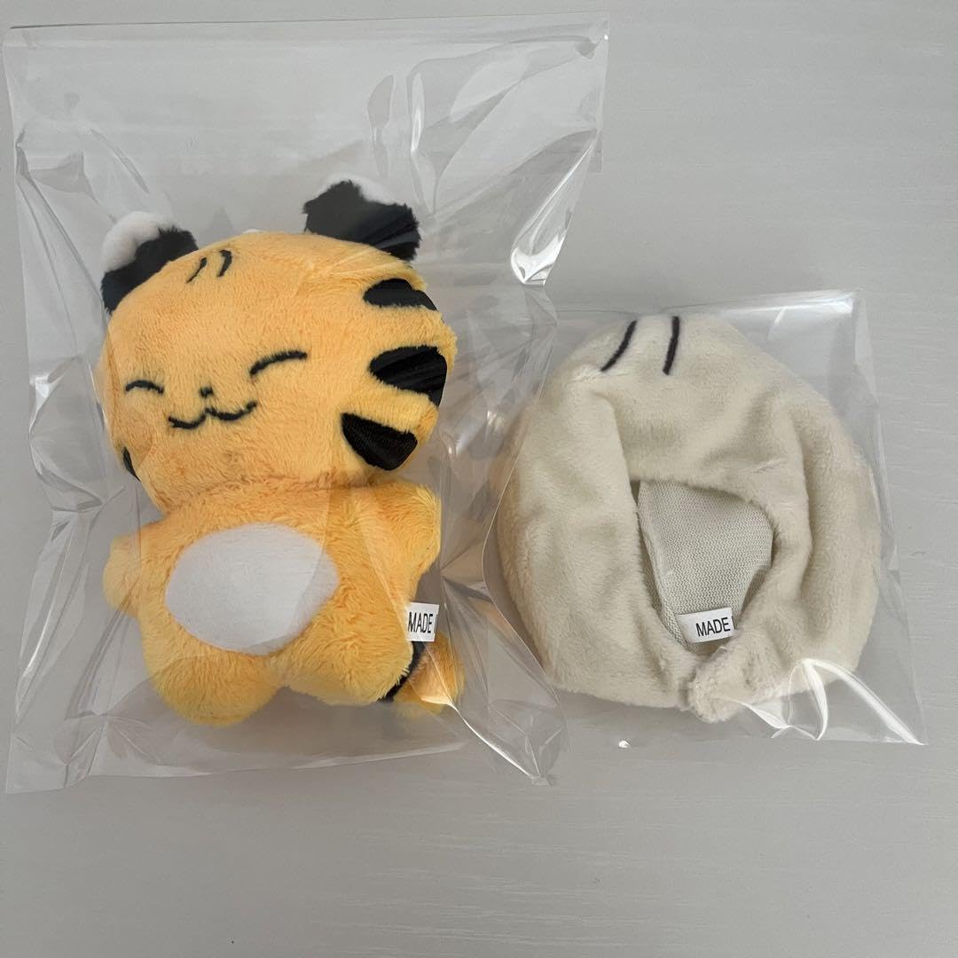 Amazon.co.jp: SEVENTEEN セブチ ホシ ぬいぐるみ 10cm ???? ?? : おもちゃ 