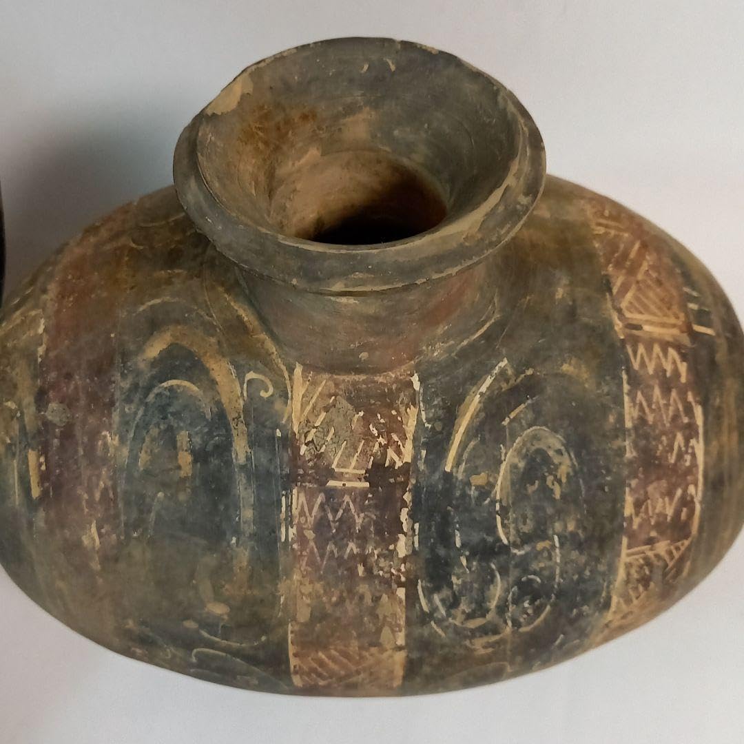 漢時代加彩三足土器　古代中国　中国古美術　考古遺物　発掘出土品　博物館展示品同手 漢時代加彩三足土器 古代中国 中国古美術 考古遺物 発掘出土