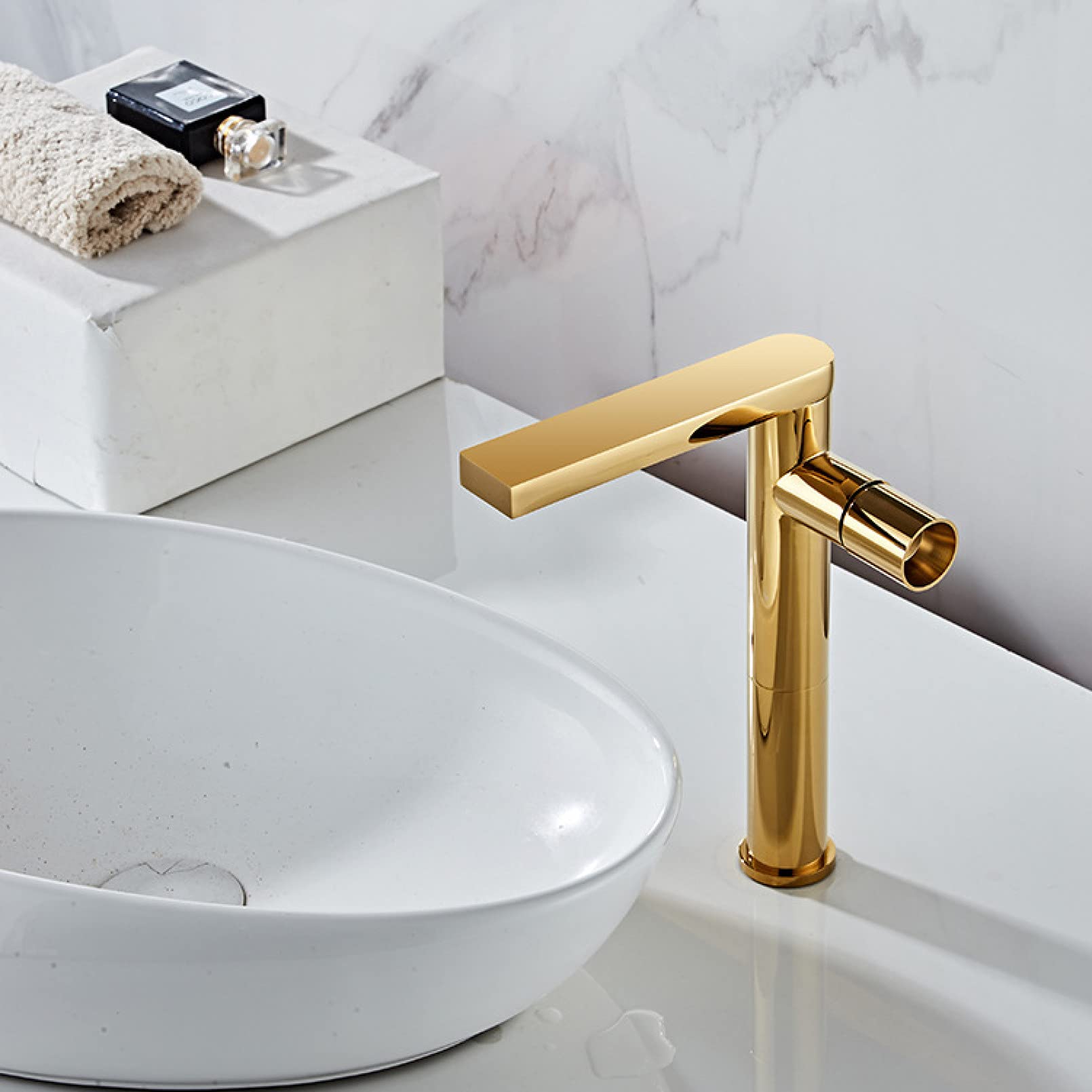 Mélangeur de lavabo doré LWX un robinet chic pour salle de bain élégante