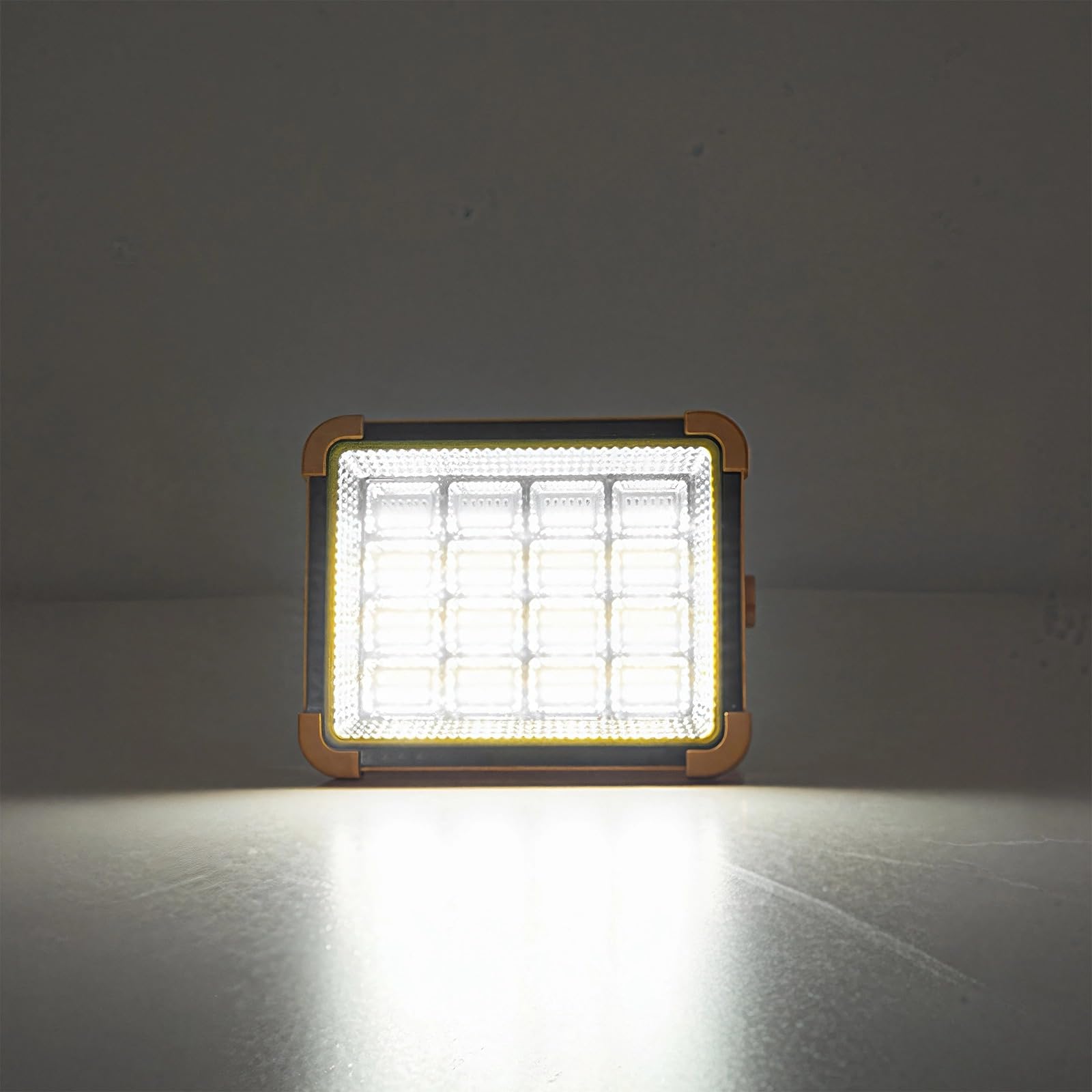Luce solare portatile del lavoro del LED, 5000W lampada LED ricaricabile con USB e ricarica solare, luce di emergenza di campeggio all'aperto, luce di allarme lampeggiante