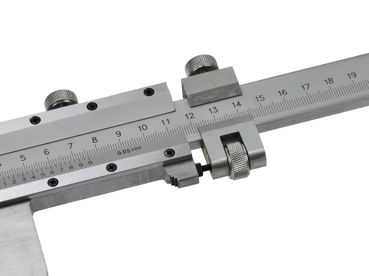 BSD Calibrador analógico de precisión 500 mm con estuche de madera para mediciones industriales y artesanales. Ideal para metal y madera.