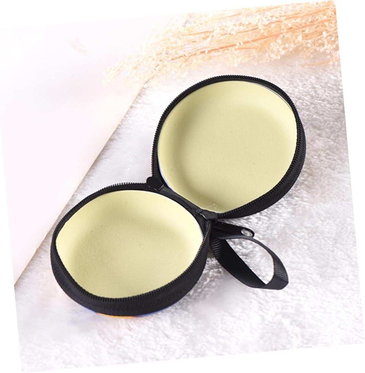 Yardwe 5pcs Football Shaped Coin Purse Durable Tinplate Storage Boxes for Coins and Snacks Creative Sports Goodie Bags for Soccer Lovers for Home and Office Organization