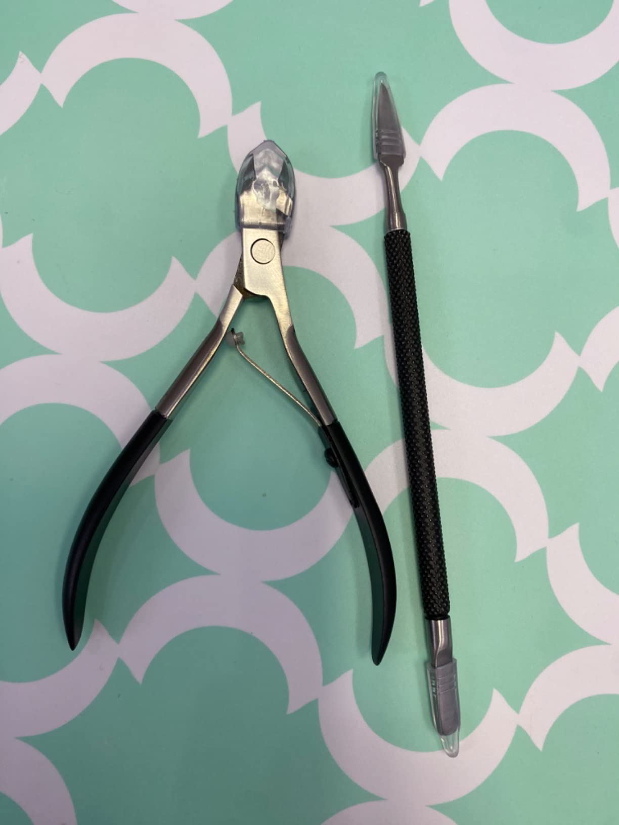Amazon Basics Cuticle Nipper and Pusher Set, Manicure and Pedicure Nail Care Tools, Black
