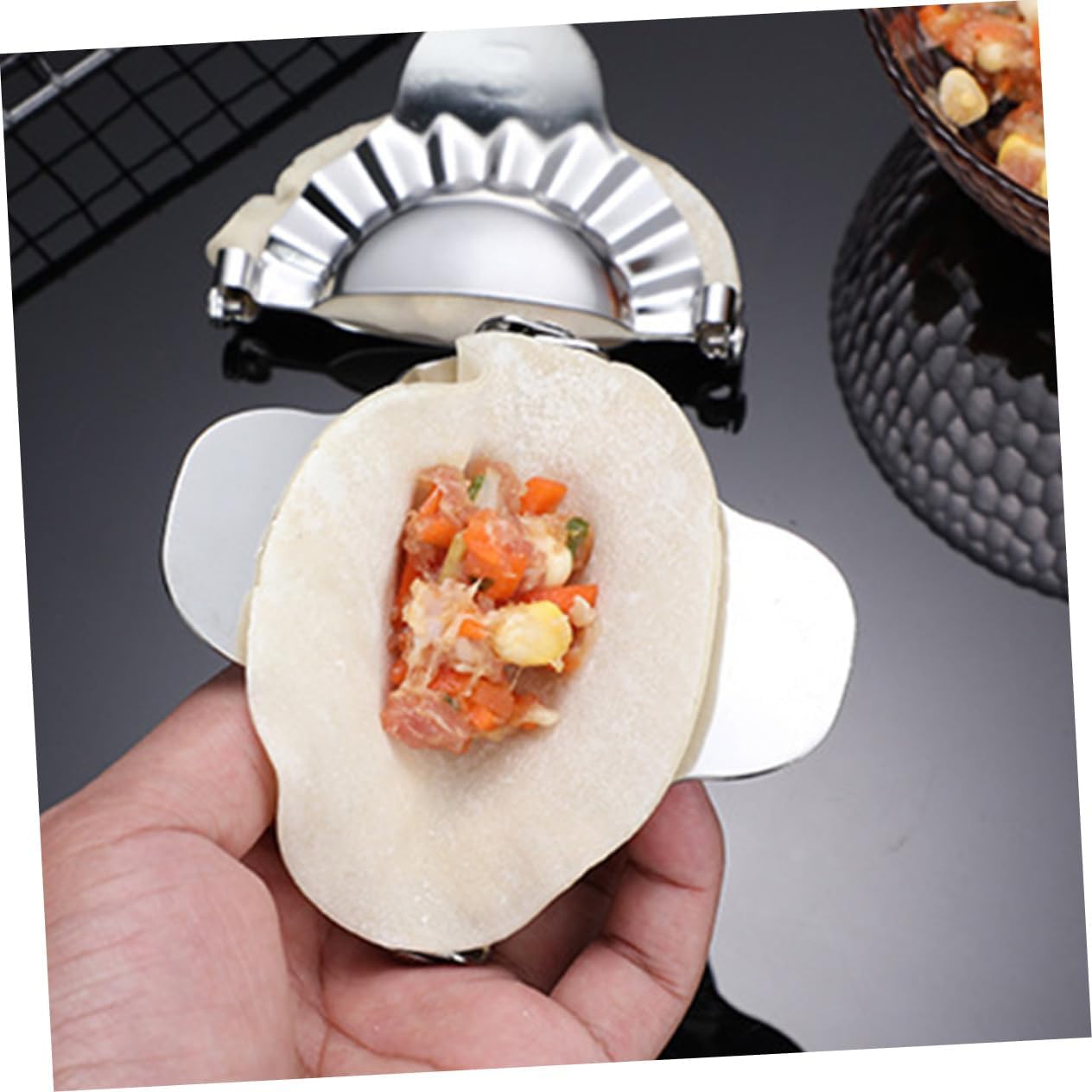 Ciieeo Dumpling Maker Mould Stainless Steel Manual Dumpling Press Dough Cutter Convenient Kitchen Tool and Wontons Suitable for Family Use