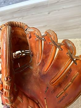 Amazon | 本日限定価格投手用硬式グラブオリックス岸田護選手