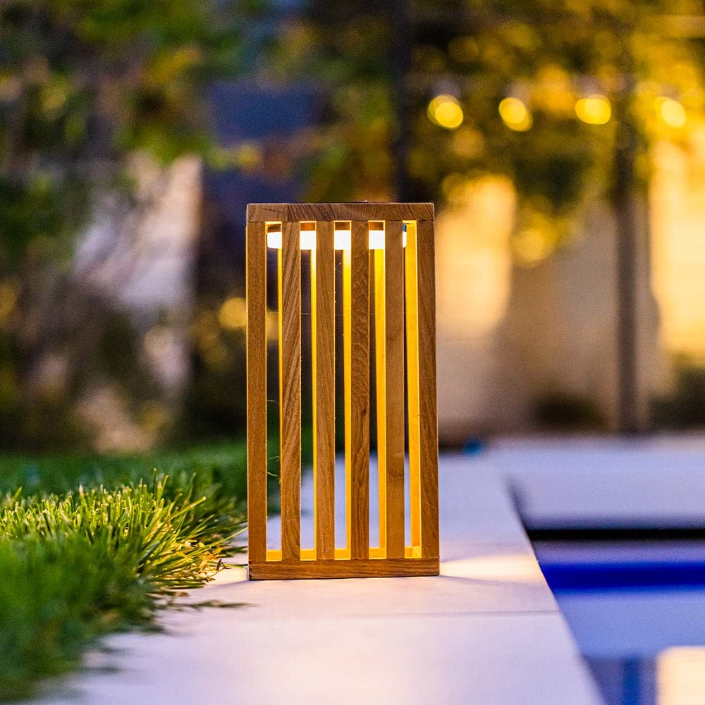 Lumisky Lanterne solaire décorative LED blanc chaud CHENNAI en bois teck massif H30cm