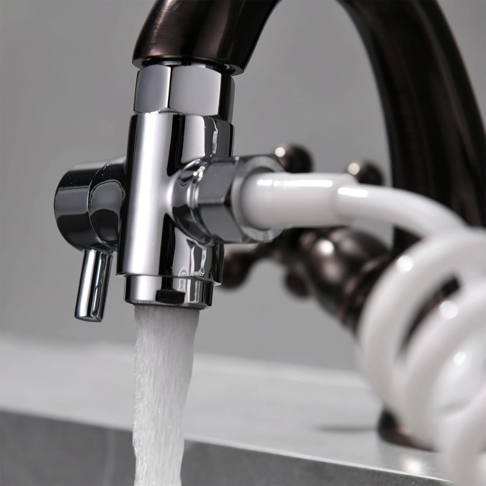 Mosiężny zawór rozdzielający kranu z aeratorem, adapter kranu do mocowania węża zlewu, 3-drożny rozdzielacz baterii z adapterem gwintu męskiego, złącze kranu do łazienki/kuchni (chromowany)
