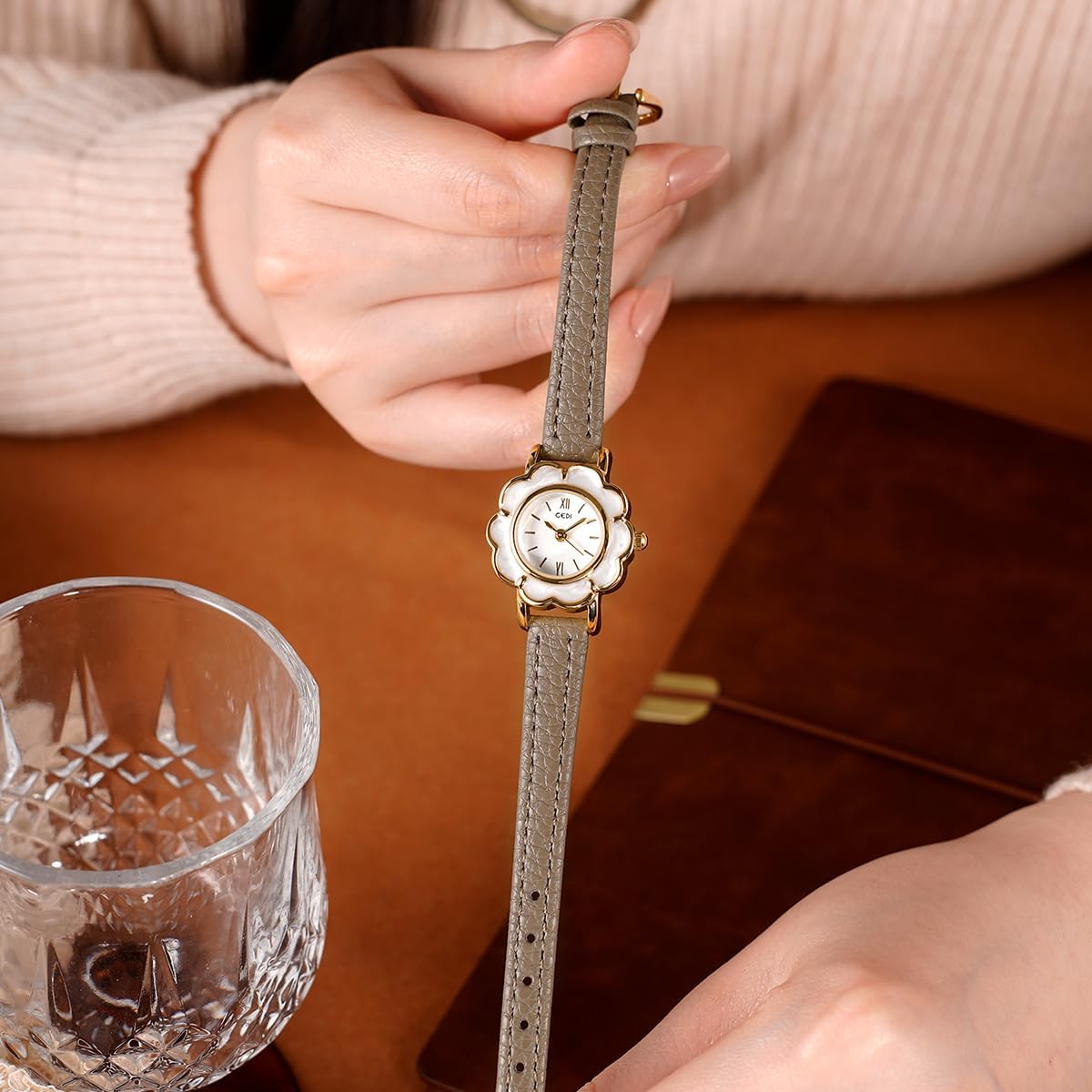 CARLIEN Women's Fashion Petite Floral-Shaped Creative Gold Quartz Watch Lightweight Leather Band Elegant Ladies Dress Bracelet Wristwatch