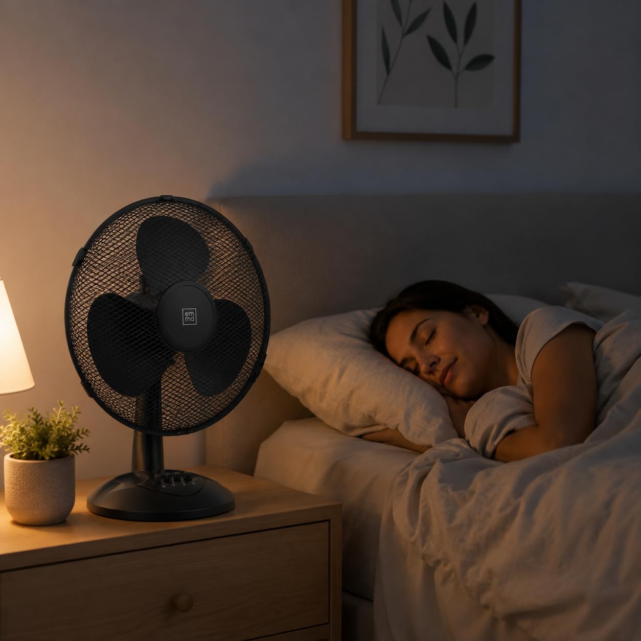 Genérico EMMA Tischventilator, sehr leise, Versand 24 Stunden, 45 W, geringer Stromverbrauch, hohe Leistung in 3 Geschwindigkeiten, verstellbare Höhe, 3 Doppelflügel, Sockel, leicht und robust (B