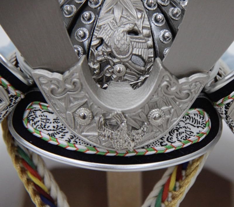 五月人形 兜 平飾り 10号 幅55cm（245to0215）一徳 プラチナ箔竹雀