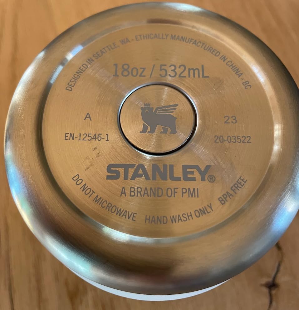 Auf dem Behälter steht "Hand-Wash Only"