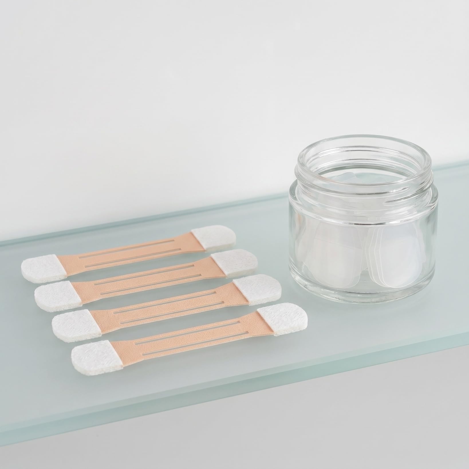 24-teiliges Halslifting-Set - Unsichtbares Nacken-Lifting Tape mit 4 elastischen Baendern, 20 Patches, Sofortiger V-Shape Effekt gegen Halsfalten, Doppelkinn, Wasserfest, Hautfarben