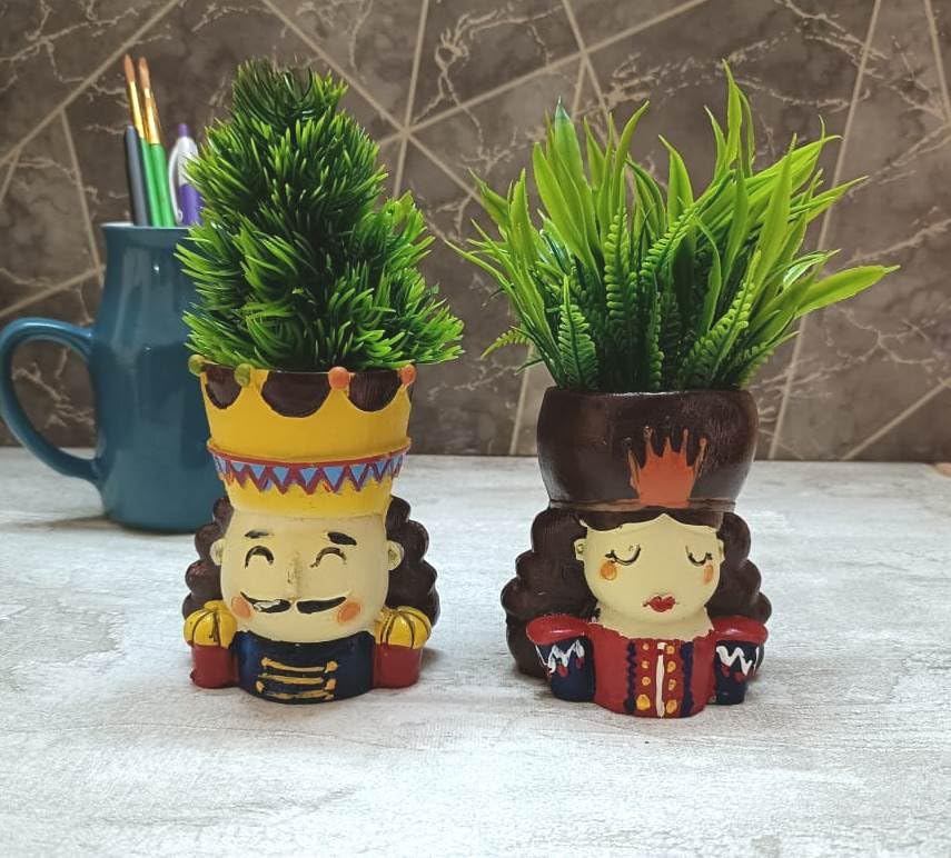 Guuchuu Poly Resin Cute Succulent Planter Pot with Plant (POLY RESIN CUTE KING QUEEN SUCCULENT POT with PLANT) (B0CVW2GFJG) Amazon Price History, Amazon Price Tracker