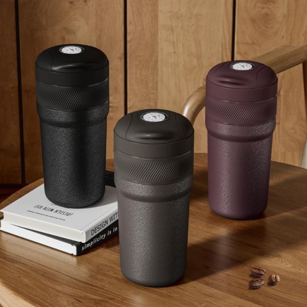 Manual Coffee Grinder with Stainless Steel Integrated Cup, Adjustable Burr for Customizable Coffee Grounds, Lightweight and Portable for Use Anywhere (green)