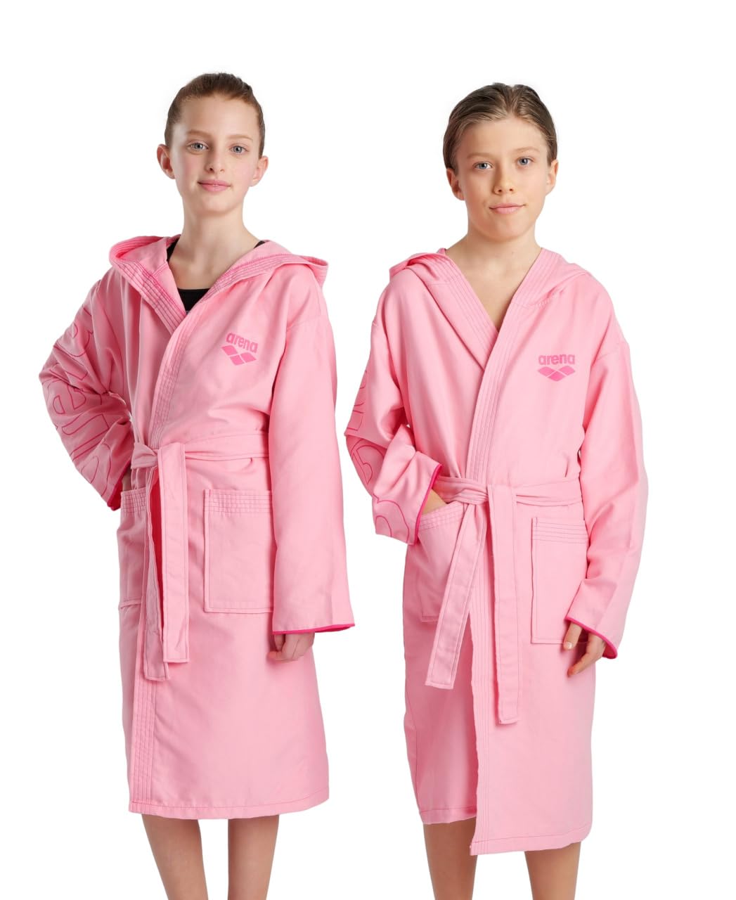 Arena Zeal Plus Junior Accappatoio in Microfibra per Bambino e Bambina, con Cappuccio e Tasche, Unisex ad Asciugatura Rapida, Comodo e Leggero