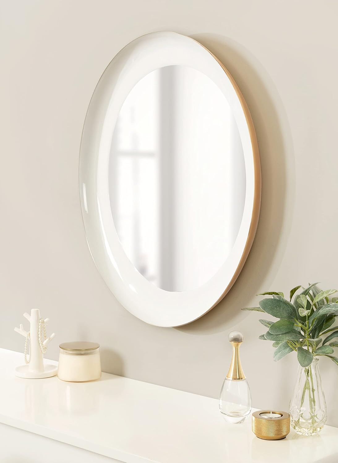 Kate and Laurel Laranya Modern Round Mirror; 22 Inch Diameter; White and Gold; Decorative Circle Mirror with Metal Frame and Glossy Hand Applied Finish