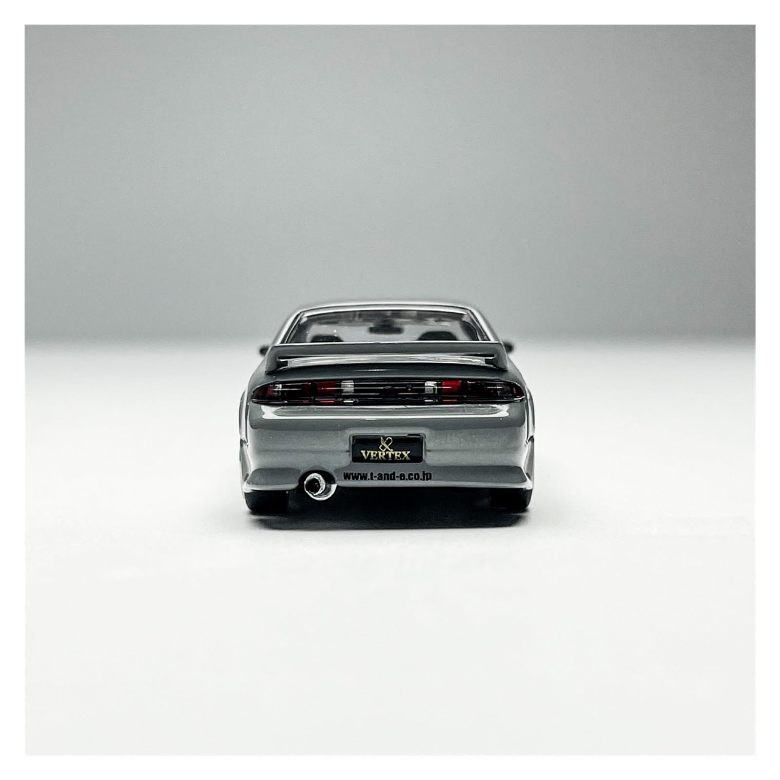 Metallo Scala Replica 1 64 Per Nissan VERTEX Silvia S14 Modello Di Auto In Lega Tarmac Miniatura Hobby Collection Ornamento Hobby Veicoli Giochi Set