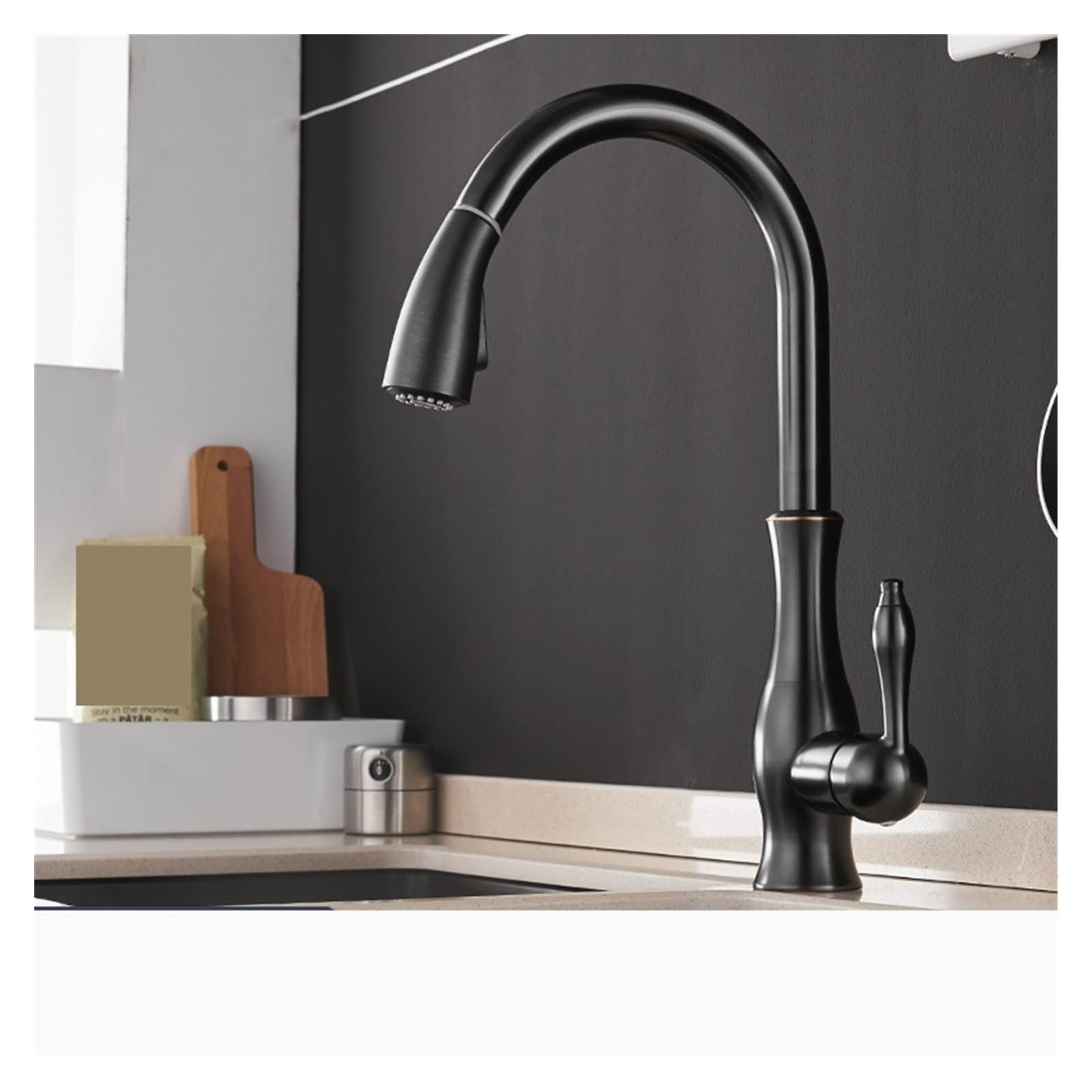 Robinet cuisine doré avec douchette pour simplifier vos repas de famille
