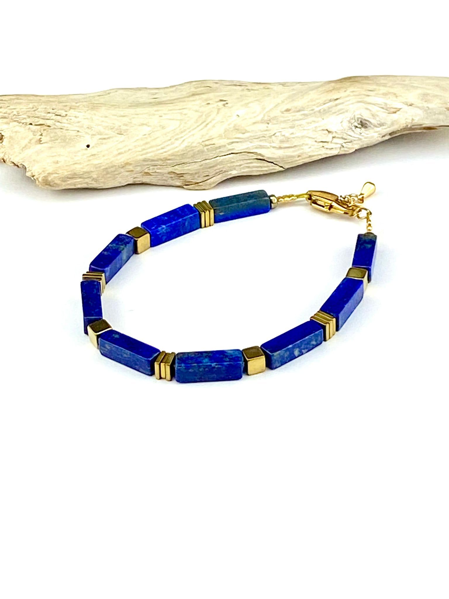 Handgemachte Kette mit natürlichen Lapis Lazuli Perlen, kombiniert mit vergoldeten Hämatit Perlen, vergoldetem Edelstahl Verschluss, Edelstein Heilstein Lapislazuli