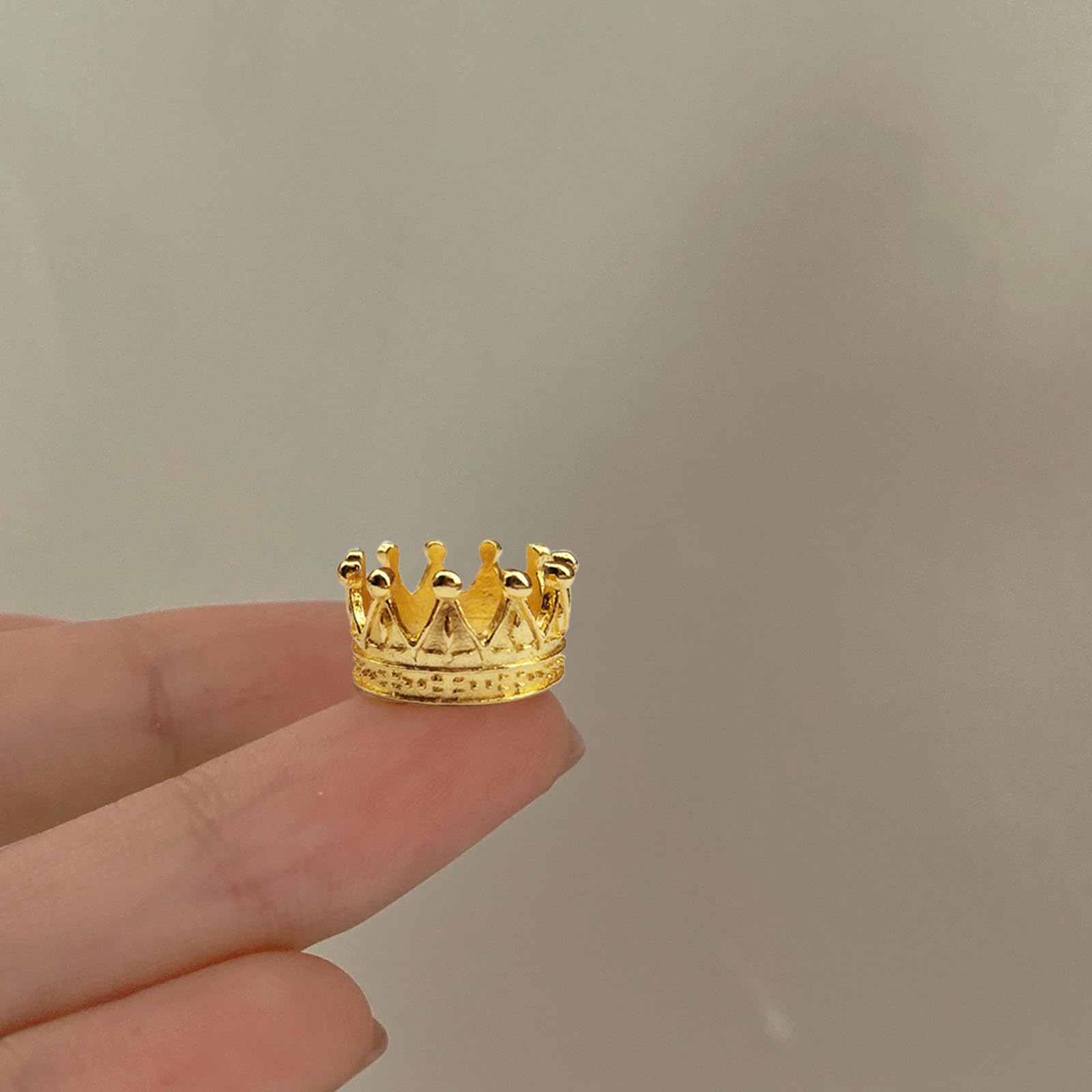 FREEBLOSS 12 Mini Couronnes Métal Doré - 2,5 X 1,3 Cm - Pour Maison De Poupée, Décoration De Gâteau, Accessoires Chapeaux - Cadeau