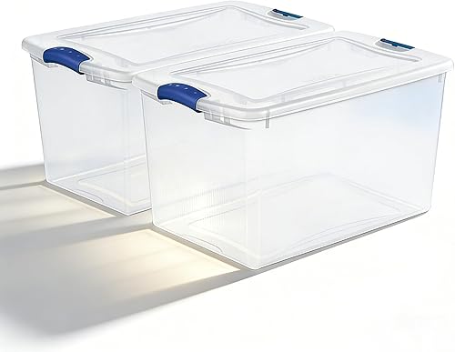 Paquete de 2 contenedores de almacenamiento de plástico transparente de 66 cuartos de galón (62.4 litros) con tapas de cierre azul de bloqueo