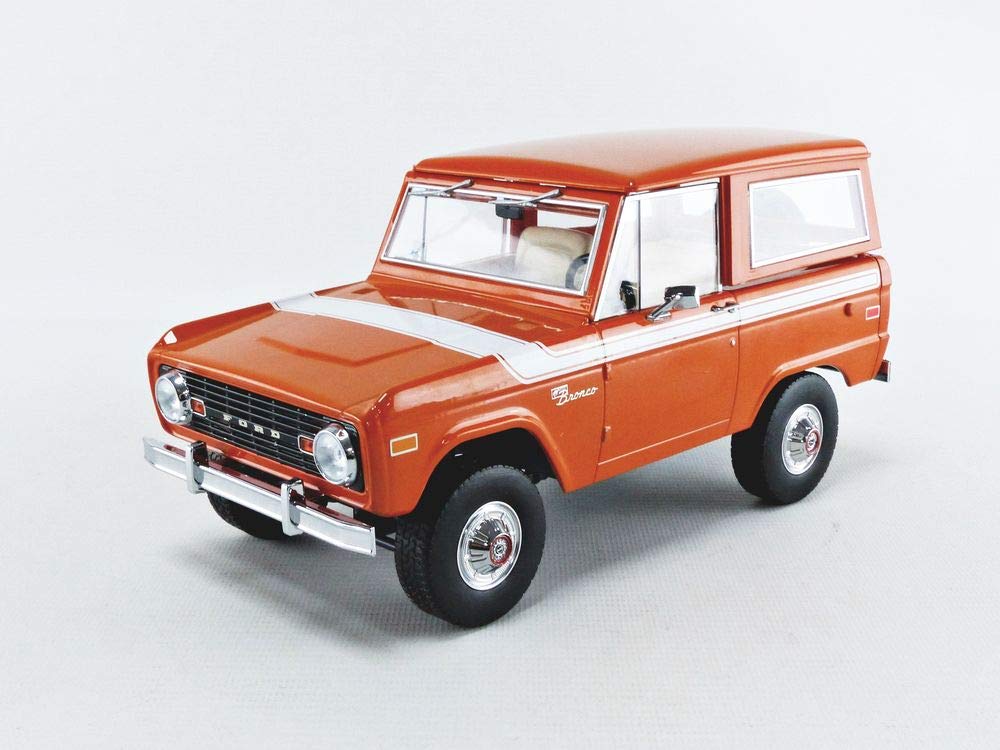 Greenlight 19058 1: 18 Artisan Collection - 1977 Ford Bronco - Special Decor Group