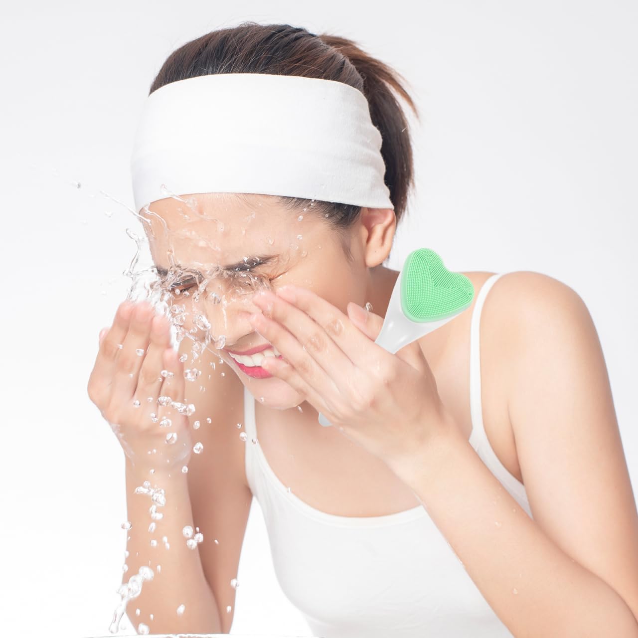 Ipetboom Silicone Facial Cleansing Brush Manual Face Scrubber Exfoliating Tool Long Handle for Gentle Deep Cleaning and Daily Skincare