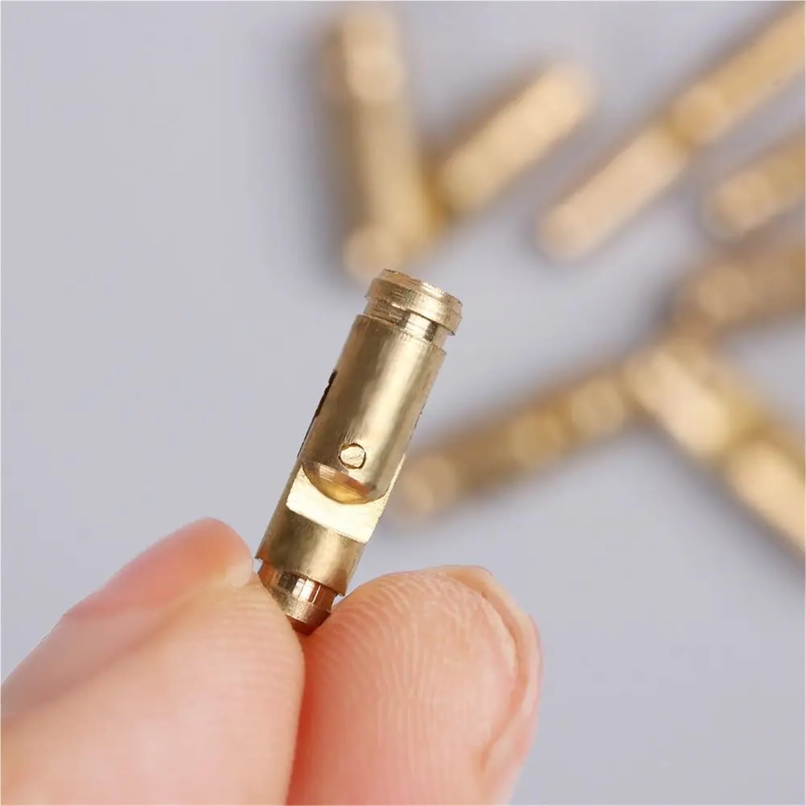 Zawiasy baryłkowe 20 szt. Złote 4-5 mm x 15-30 Miękkie domykanie ukryte do drewnianej obudowy 4 15(5mmx30mm)