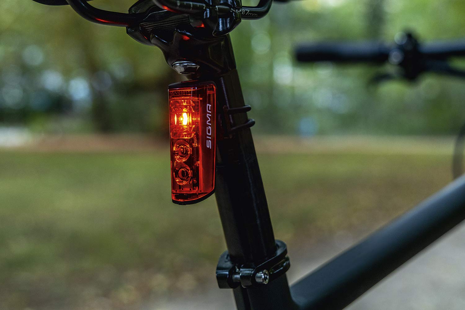 SIGMA Blaze Flash I Fanale posteriore per bicicletta a LED con visibilità di 500 m e funzione flash I Fanale posteriore con funzione di luce di stop