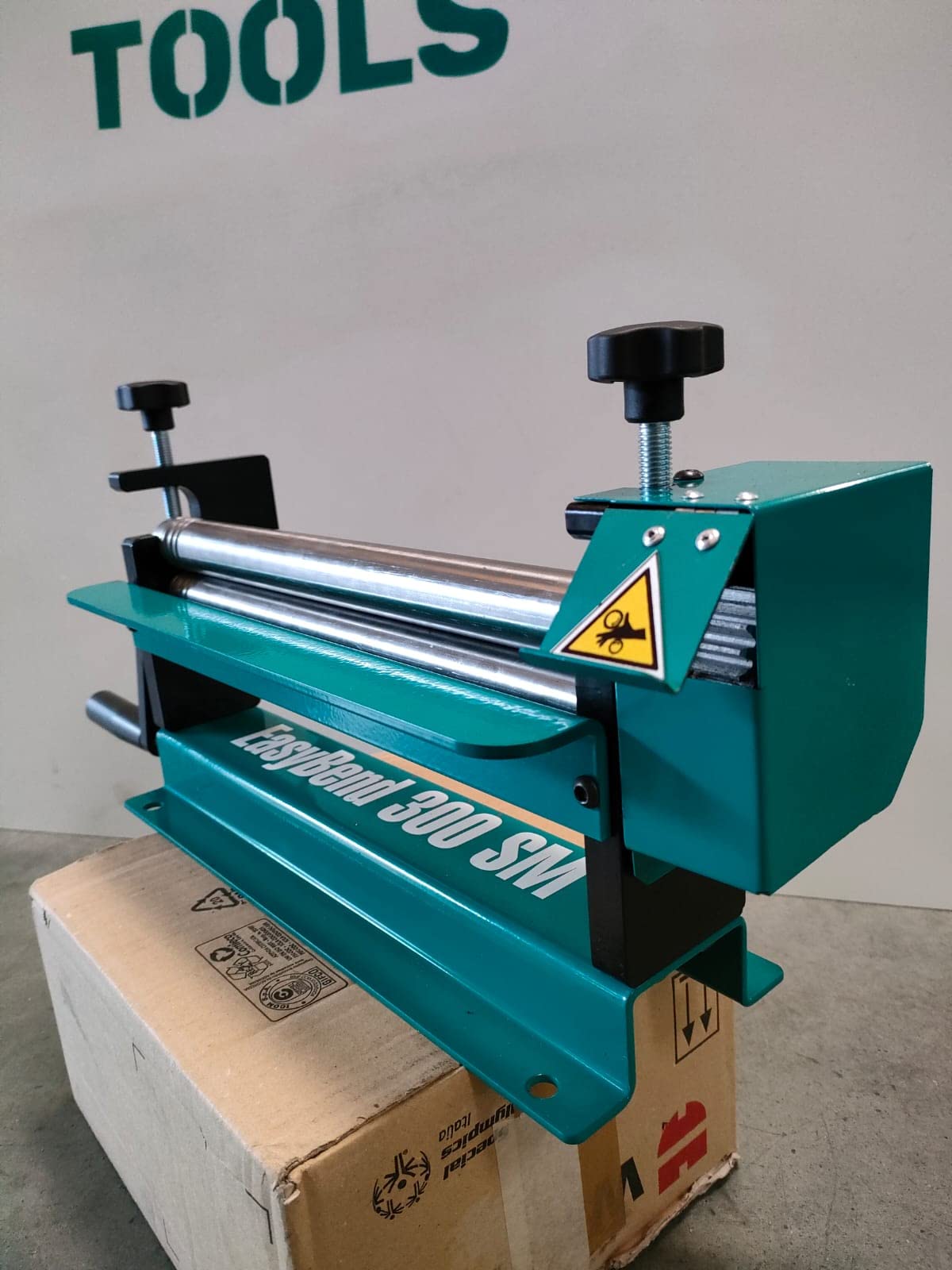 Calandra manuale per lamiera EasyBend 300 SM - Larghezza Utile 300 mm, diametro rulli 30 mm