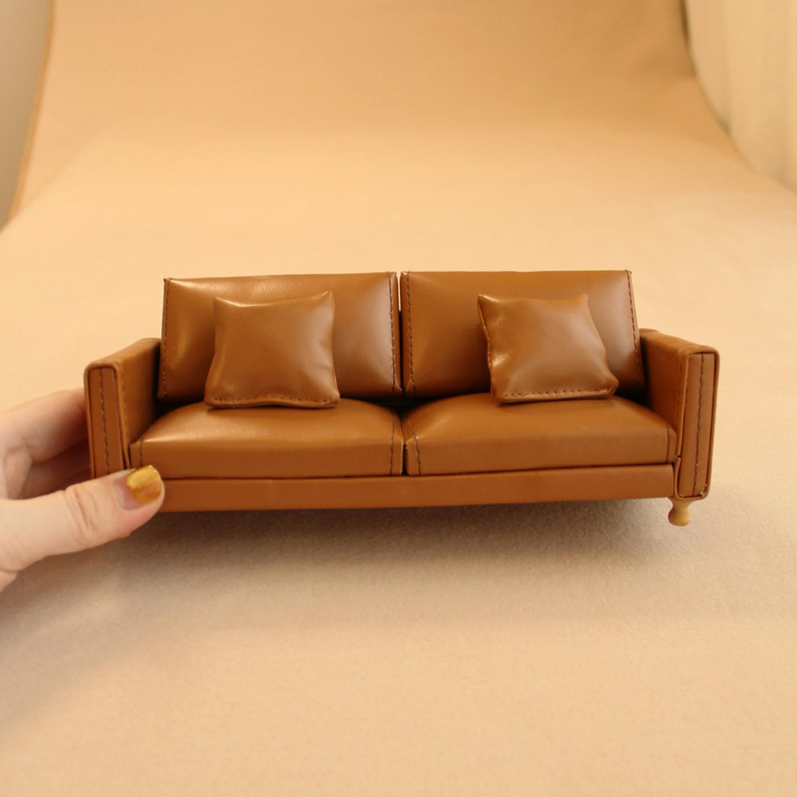 Divano per Casa delle Bambole Miniatura Moderno Divanetto Simulato in Pelle Pu Arredo per Soggiorno in 1 12 Accessori Paesaggio Adatto a, Doppio Divano Marrone