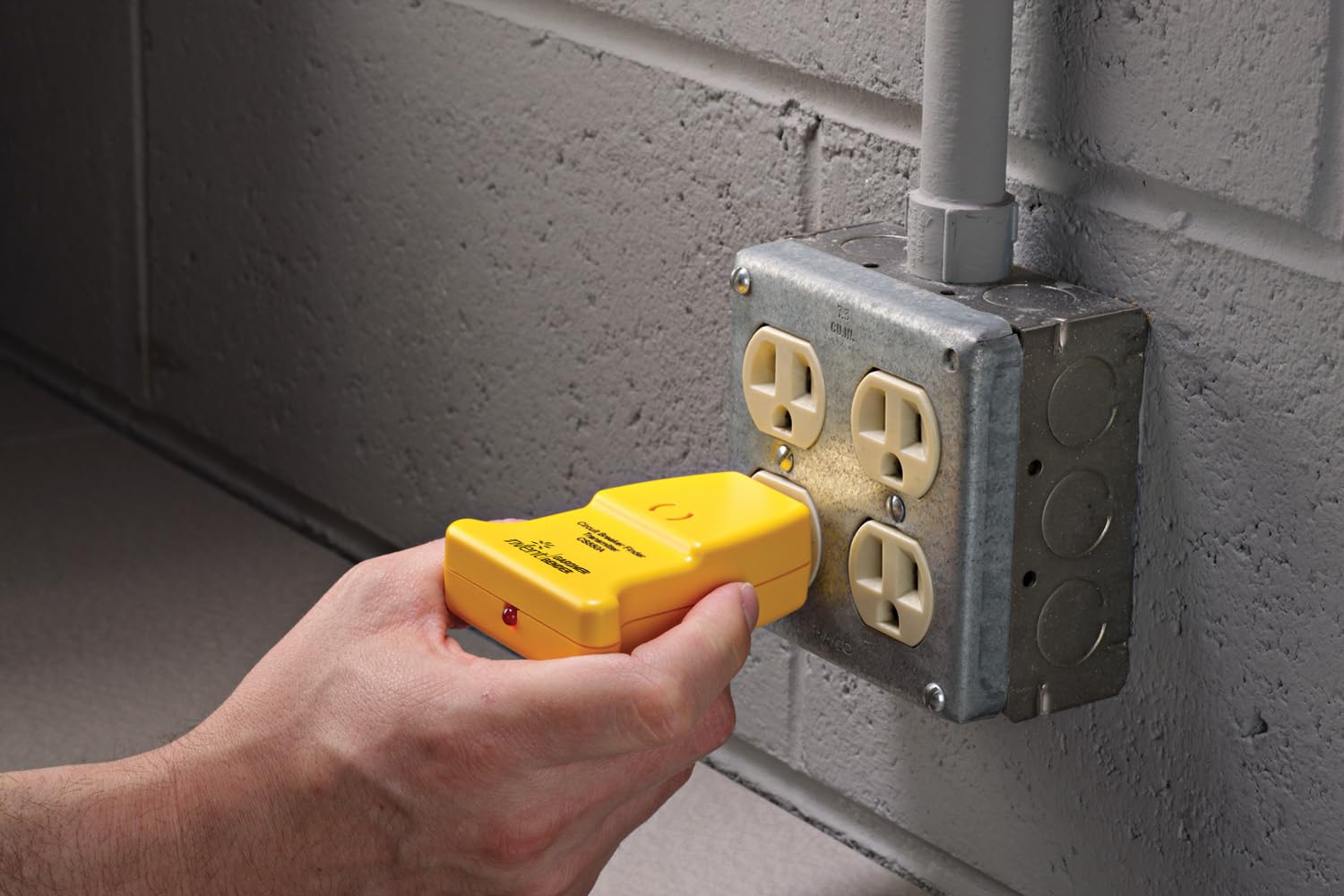 Sperry Instruments CS550A Circuit Breaker Finder, Quickly Locate AC Circuits/Fuses, Visual LED, Plug Style Transmitter/Auto-Sensing Receiver, 120V AC, Yellow — Amazon image 4