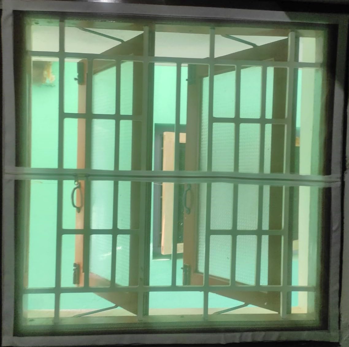 Mahdiya Window Net Pre-Stitched with Zipper Fiberglass Mosquito Mesh Insect Net for Window with Self-Adhesive Hook Tape/Zip Help to Open Window.Premium-Quality Air Flow Ivory/(120x120 CM) (4x4 Feet) (B0C7RM1YV4) Amazon Price History, Amazon Price Tracker
