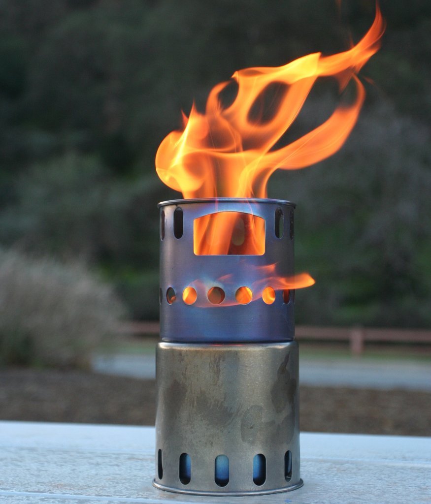 TOAKS Titanium Backpacking Wood Burning Stove (STV-11 with Bars), Camp  Stoves - Amazon Canada