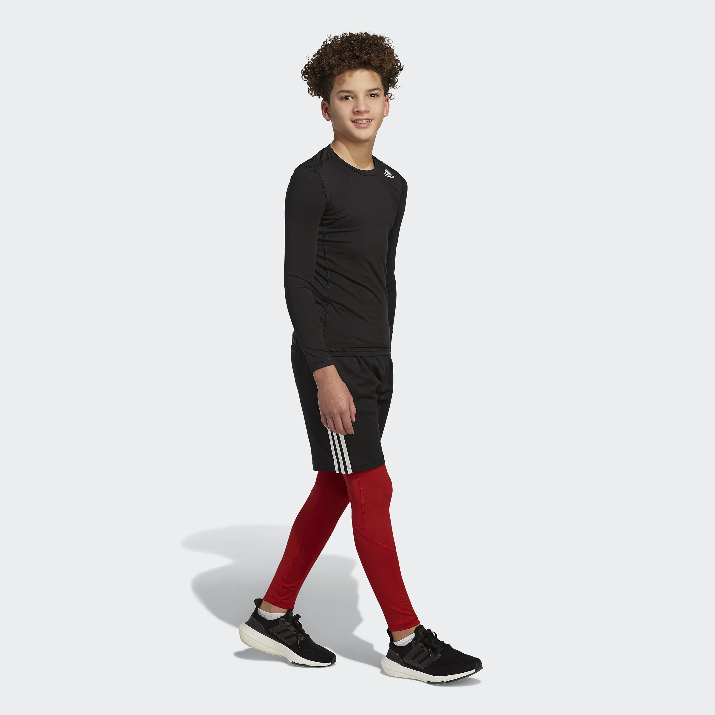 adidas Klassische Shorts mit elastischem Bund mit 3 Streifen