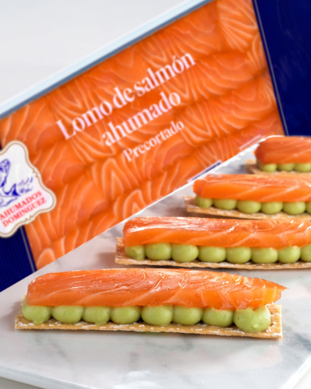 Ahumados Domínguez - Salmón Ahumado Natural Cortado en Lomos - 250 g - Elaboración Artesana - Sin piel, Sin Espinas - Refrigerado