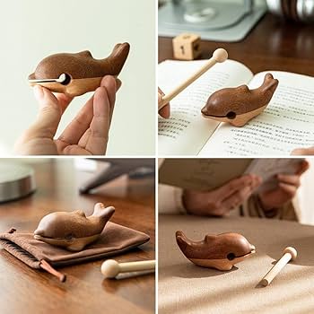 苔むす木工 イルカ 彫刻 木製台座付き 苔むす木工 イルカ 彫刻 木製台座付き 2025年最新】苔むす木工の