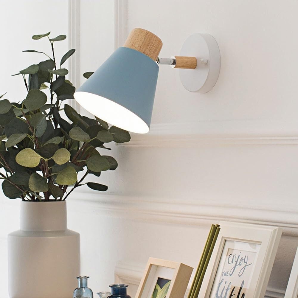 Nowoczesna lampa ścienna na stolik nocny z regulowanym metalowym kloszem w kształcie makaronu, oprawa E27, oświetlenie ścienne do sypialni, salonu, przedpokoju i innych - różowa