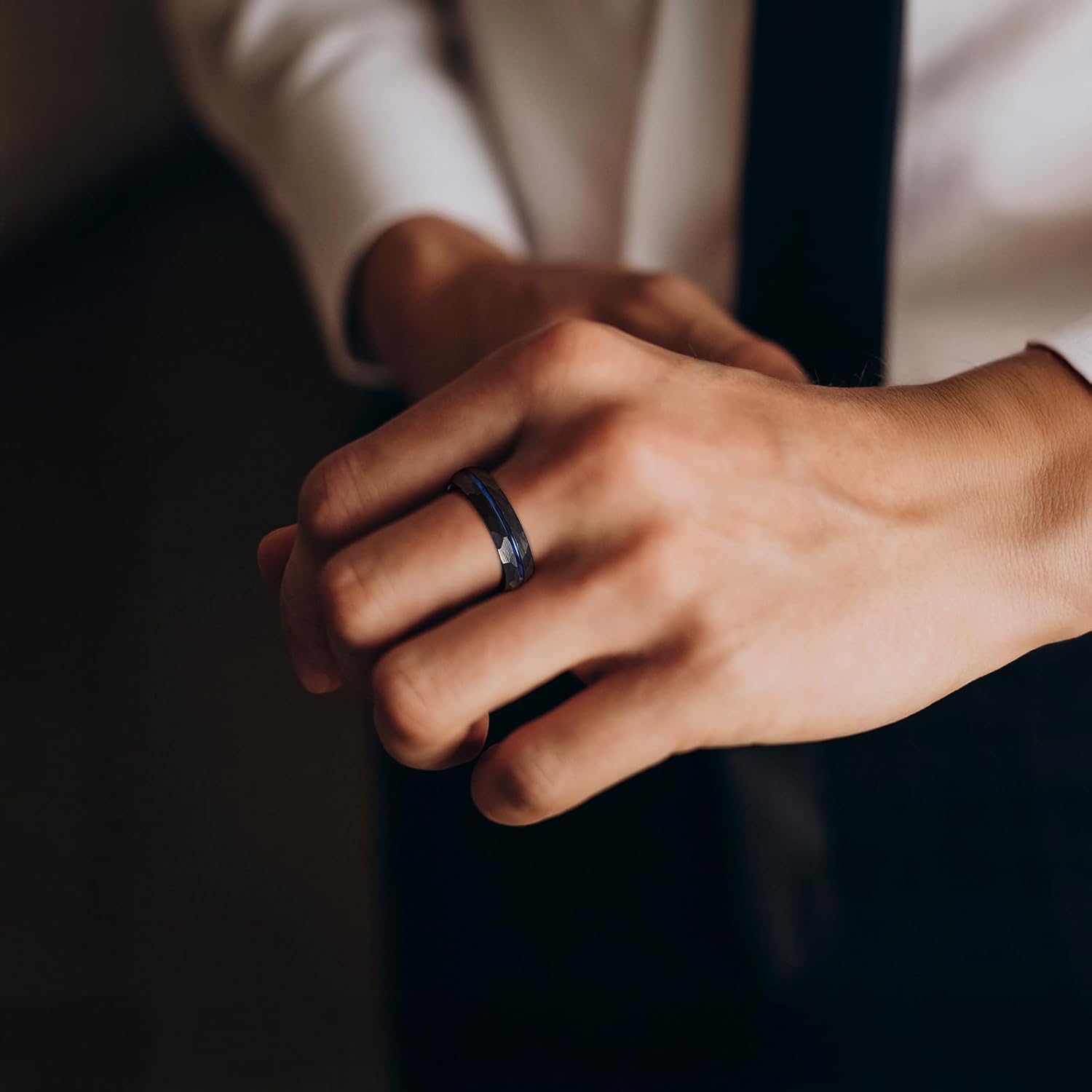 King Will 6mm 8mm Men's Tungsten Carbide Wedding Ring Hammered Groove Wedding Band Mens Two Tone Black/Silver/Gold/Brown Engagement Ring for Men and Women Matte Brushed Finish Comfort Fit Size 6-14 - Image 5