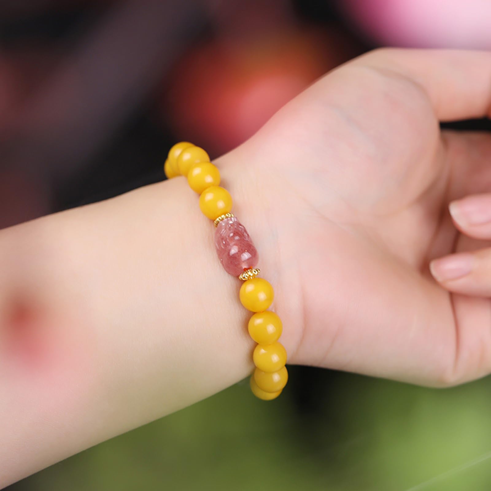 Natürliches Honigbernsteinarmband mit Kristall-Pixiu-Anhänger, handgefertigtes Stretch-Edelsteinarmband, Chakra-Reiki-Heilarmband für Damen und Herren