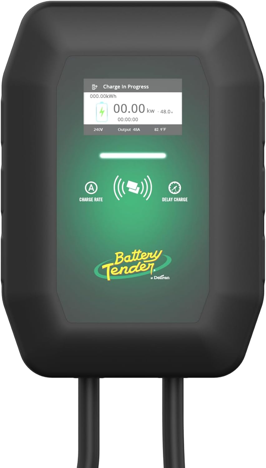 Primer pla view of the Battery Tender eCharge 48 AMP EV Charger's LCD display, showing 'Charge In Progress', kWh, kW, amperage, voltage, i lectures de temperatura.