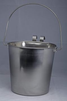 Indipets Heavy Duty Stainless Steel Flat Sided Pail with Hooks - 1 Quart - Lays Flat Against Dog Kennel, Crate or Fence