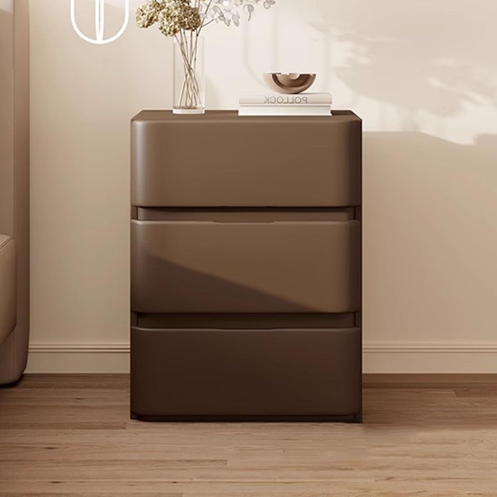 Table de chevet en cuir moderne Wisdom, un meuble de rangement raffiné aux finitions soignées